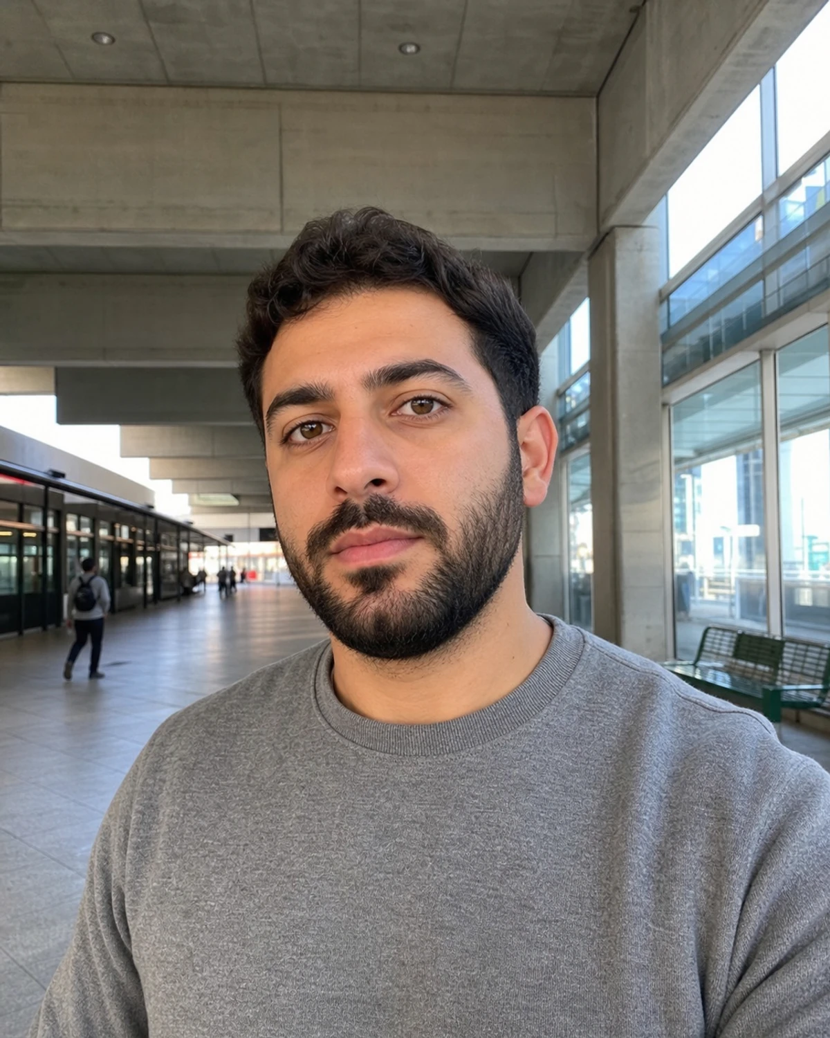 Legeres mobiles Porträt vor der Erstellung eines professionellen Fotos